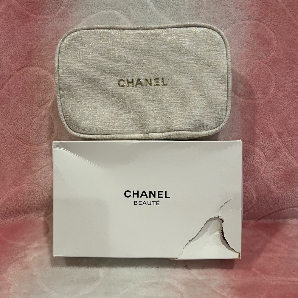 NEW! Luxury Makeup Bag — Gorgeous in cream and gold. - Picture 13 of 13